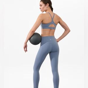 Athleta Matching Set- SalutationStash HighRise Legging Transcend Square Neck Bra